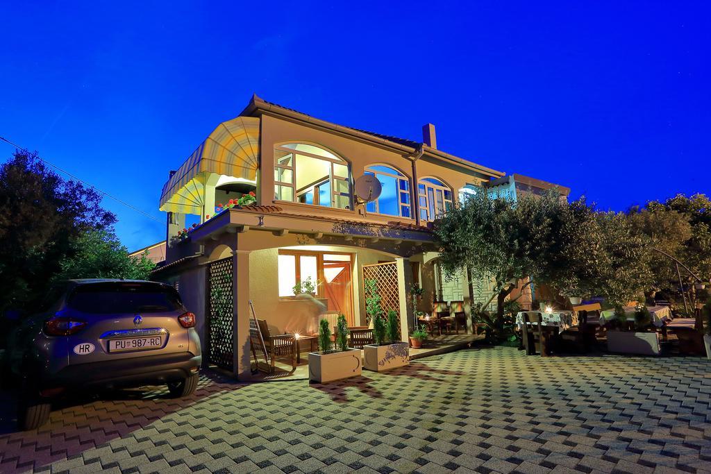 Apartments Melita بيبينيا المظهر الخارجي الصورة