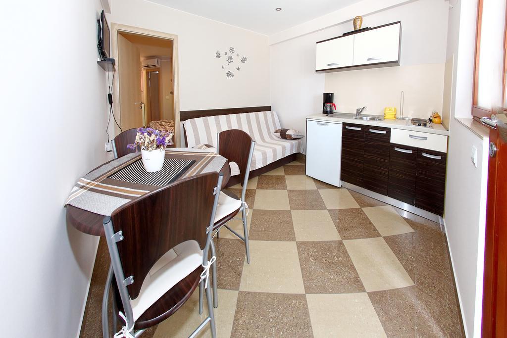 Apartments Melita بيبينيا الغرفة الصورة