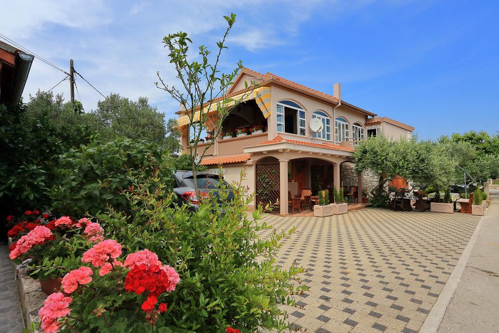 Apartments Melita بيبينيا المظهر الخارجي الصورة