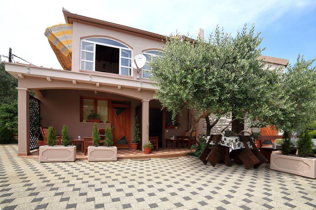 Apartments Melita بيبينيا المظهر الخارجي الصورة